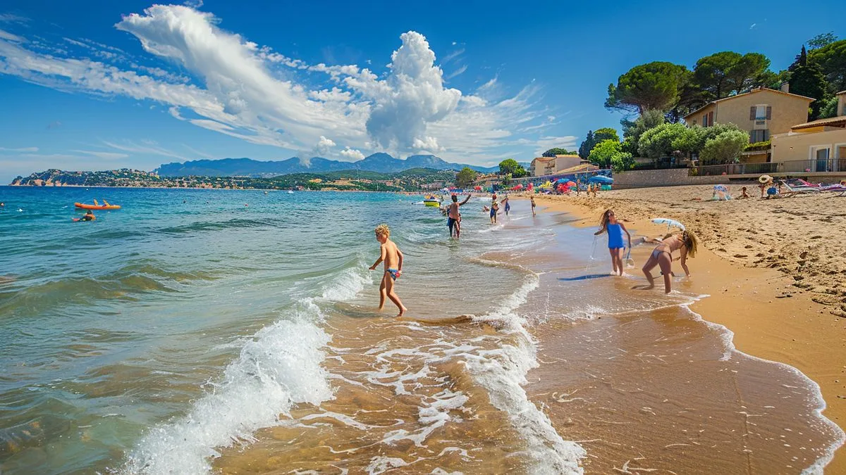 Découvrez ce joyau du Var, souvent loué comme la station balnéaire la plus séduisante de France