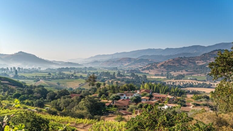 Explorez le village considéré comme le joyau du Vaucluse