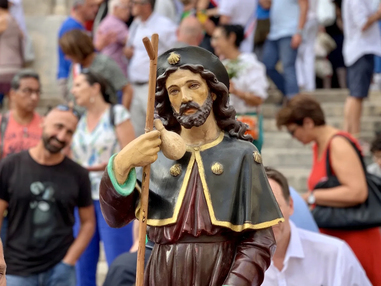 venez célébrer la fête de saint roch, une tradition festive et spirituelle qui réunit la communauté dans une ambiance chaleureuse. découvrez les activités, les processions et les événements culturels qui rendent hommage à ce saint protecteur, tout en profitant de moments inoubliables en famille et entre amis.