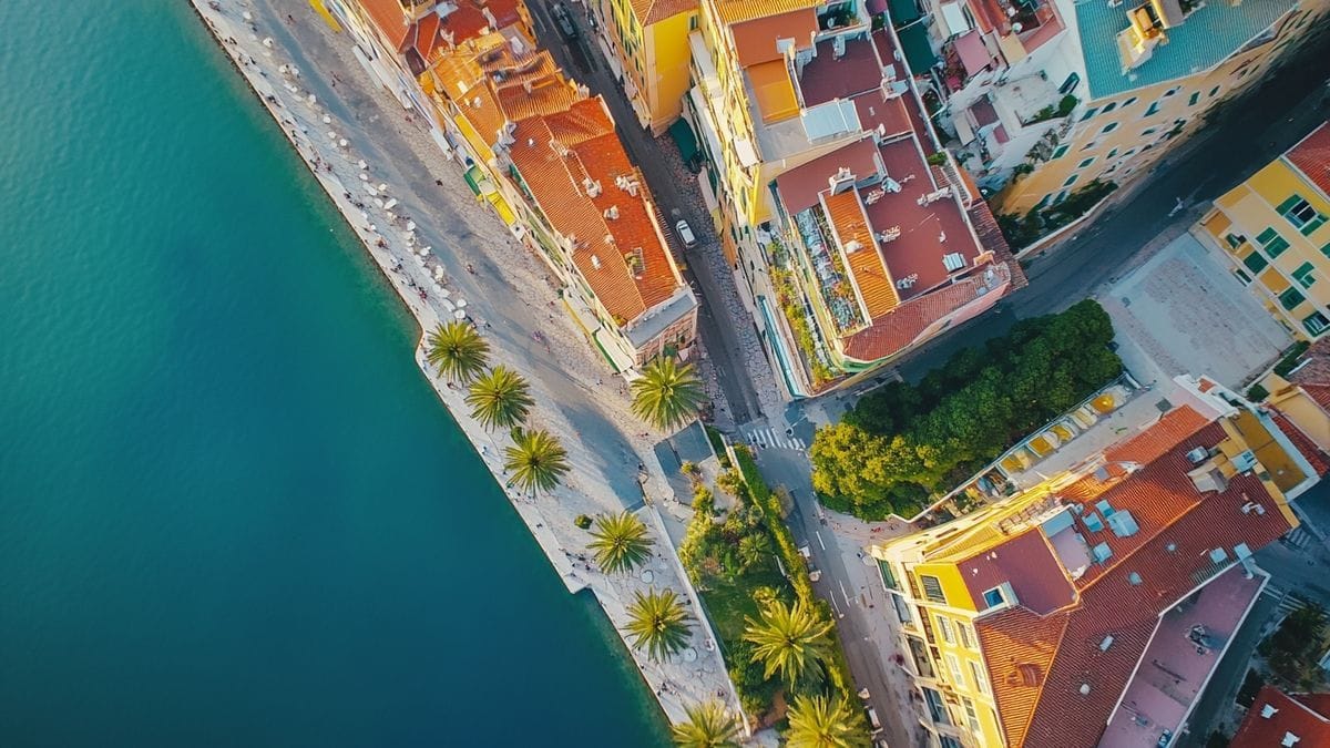 Huit villes de la côte méditerranéenne en Provence-Alpes-Côte d'Azur menacées par la montée des eaux