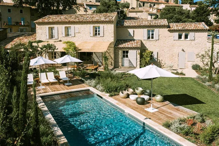 Location de vacances dans le Luberon : villages, lavande et grand air en Provence